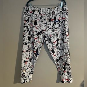 Women’s 1X Disney Parks 101 Dalmatian’s Capri Leggings